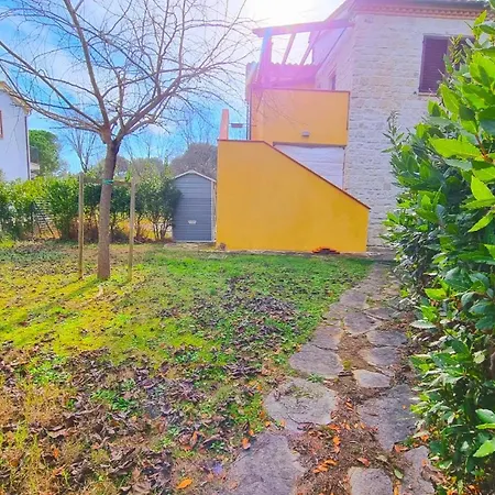 Lejlighed Trilocale Giglio, In Con Piscina