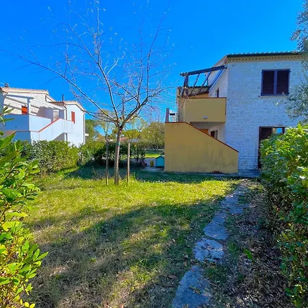 Daire Trilocale Giglio, In Con Piscina Marcelli