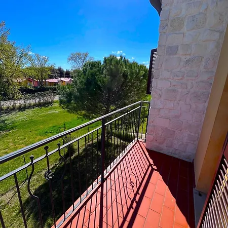 Lejlighed Trilocale Giglio, In Con Piscina *