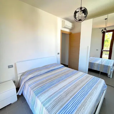 Daire Trilocale Giglio, In Con Piscina