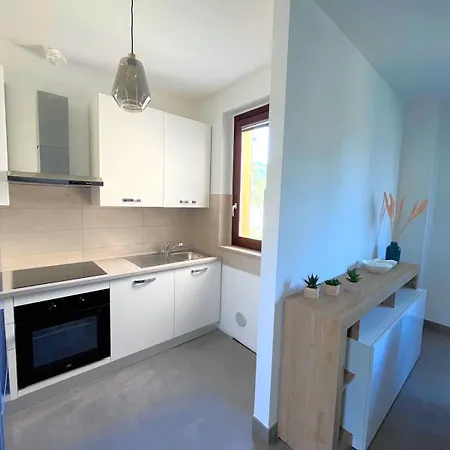 Apartment Trilocale Giglio, In Con Piscina